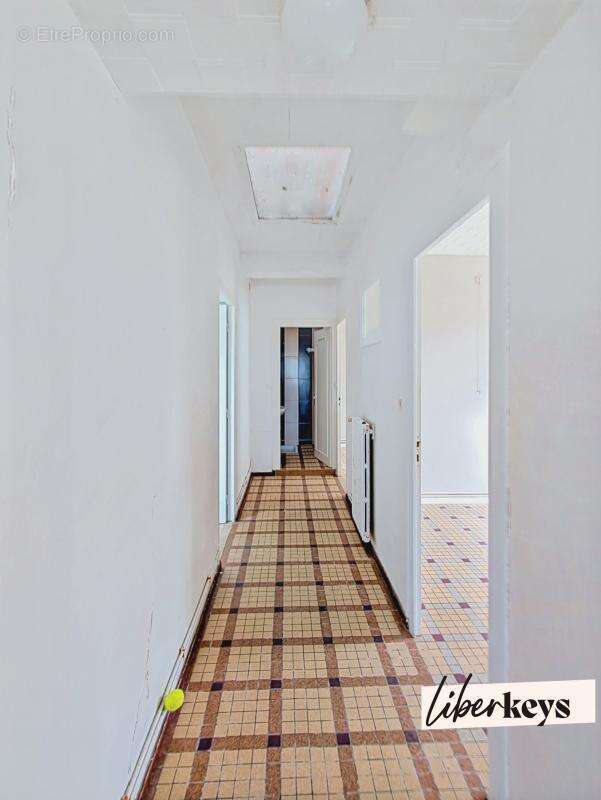 Ensemble immobilier à rénover – 3 habitations – Idéal gîtes ou projet familial - photo 7