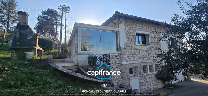 Maison en pierre semi-enterrée à vendre 5 pièces PUJOLS (47) - photo 2