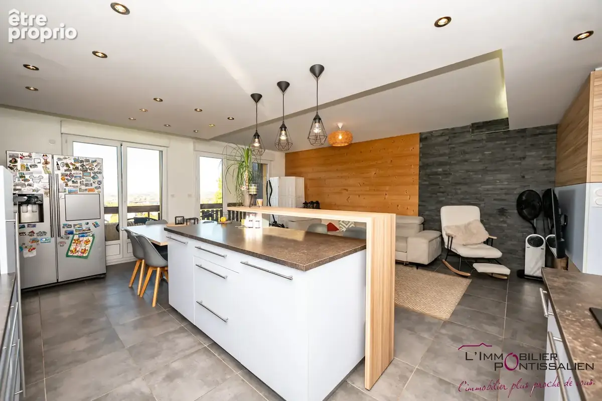 Pontarlier : appartement de type 3 - terasse, cave et garage - photo 3