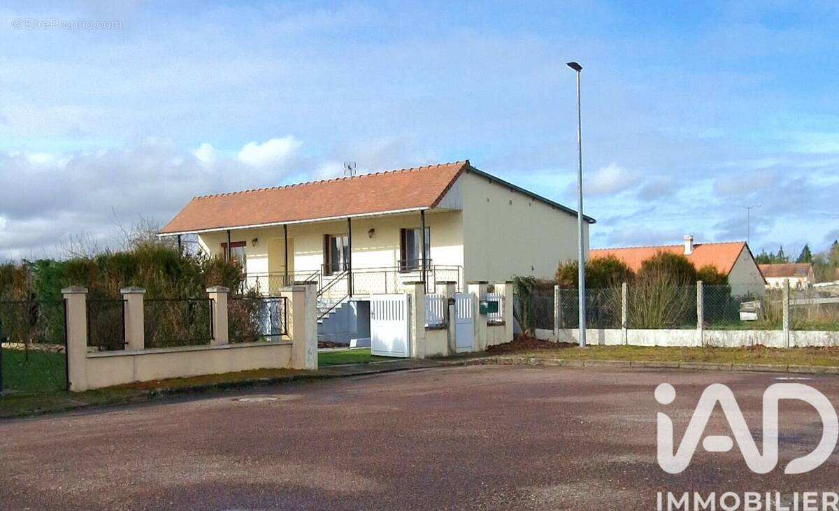 Photo 1 - Maison à BLENEAU