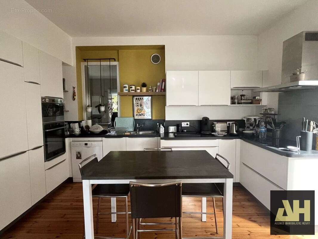 Maison à LE RELECQ-KERHUON