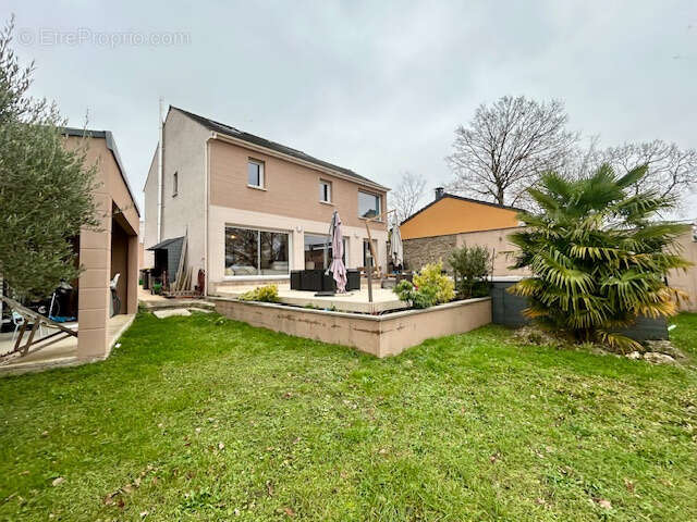 Maison à LA VILLE-DU-BOIS