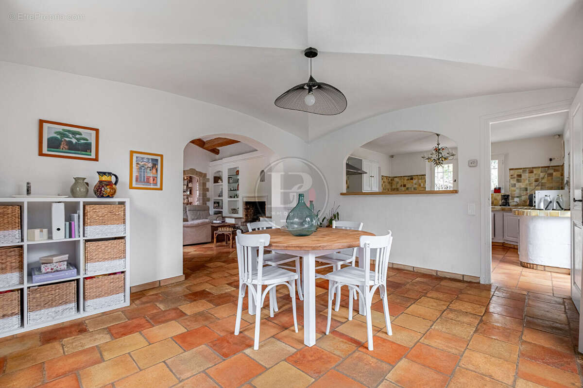 Maison à ROQUEFORT-LES-PINS