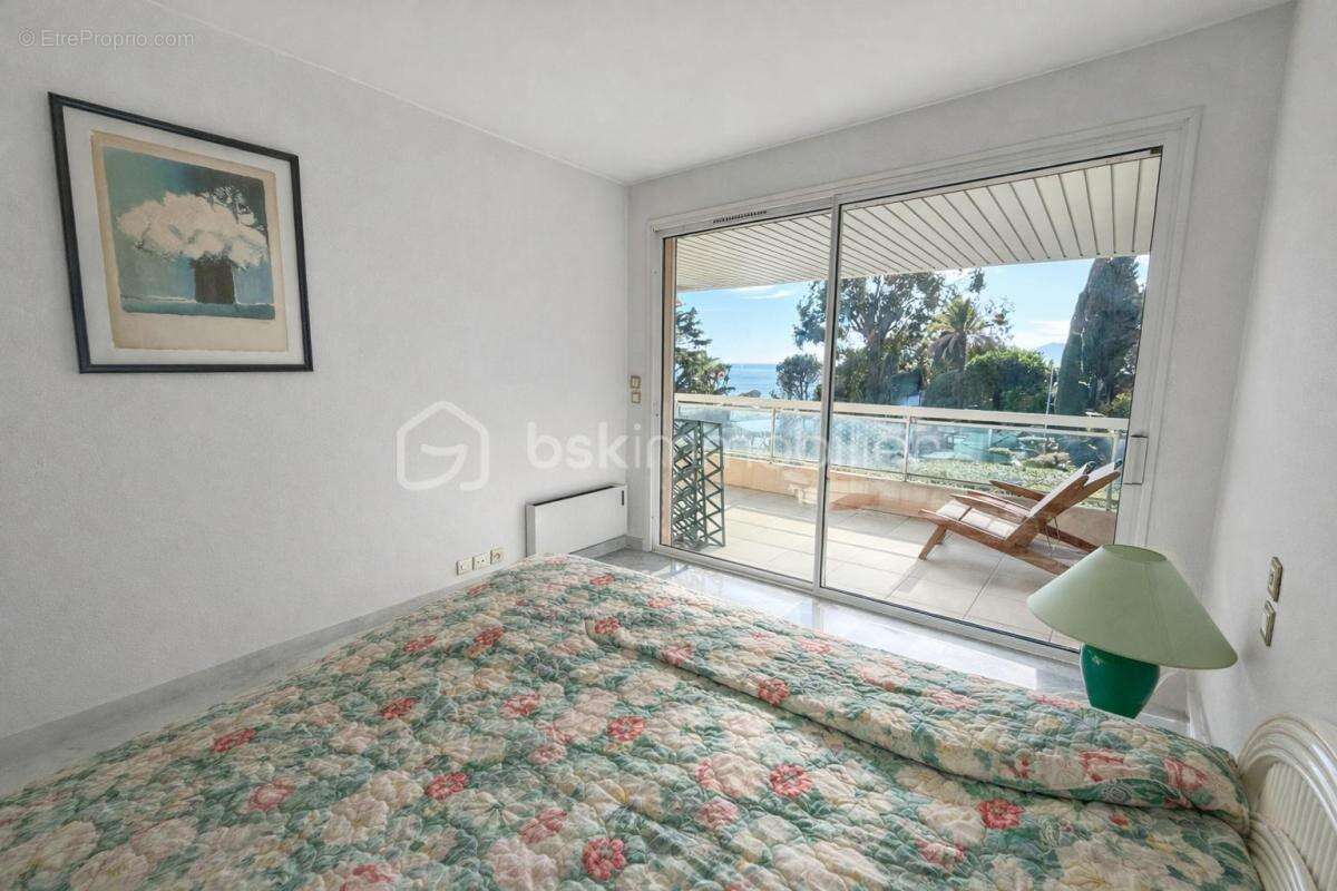 Cannes Croix-des-Gardes - Appartement 86m² - 3 pièces - Terrasse 43m² - vue mer - Piscine - Garage - photo 8