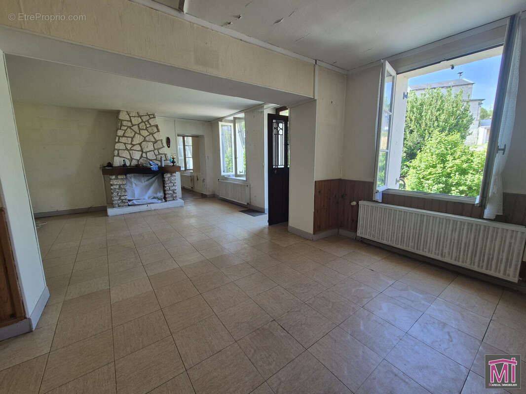 Maison 90 m² à La Ferte-Milon  - photo 3