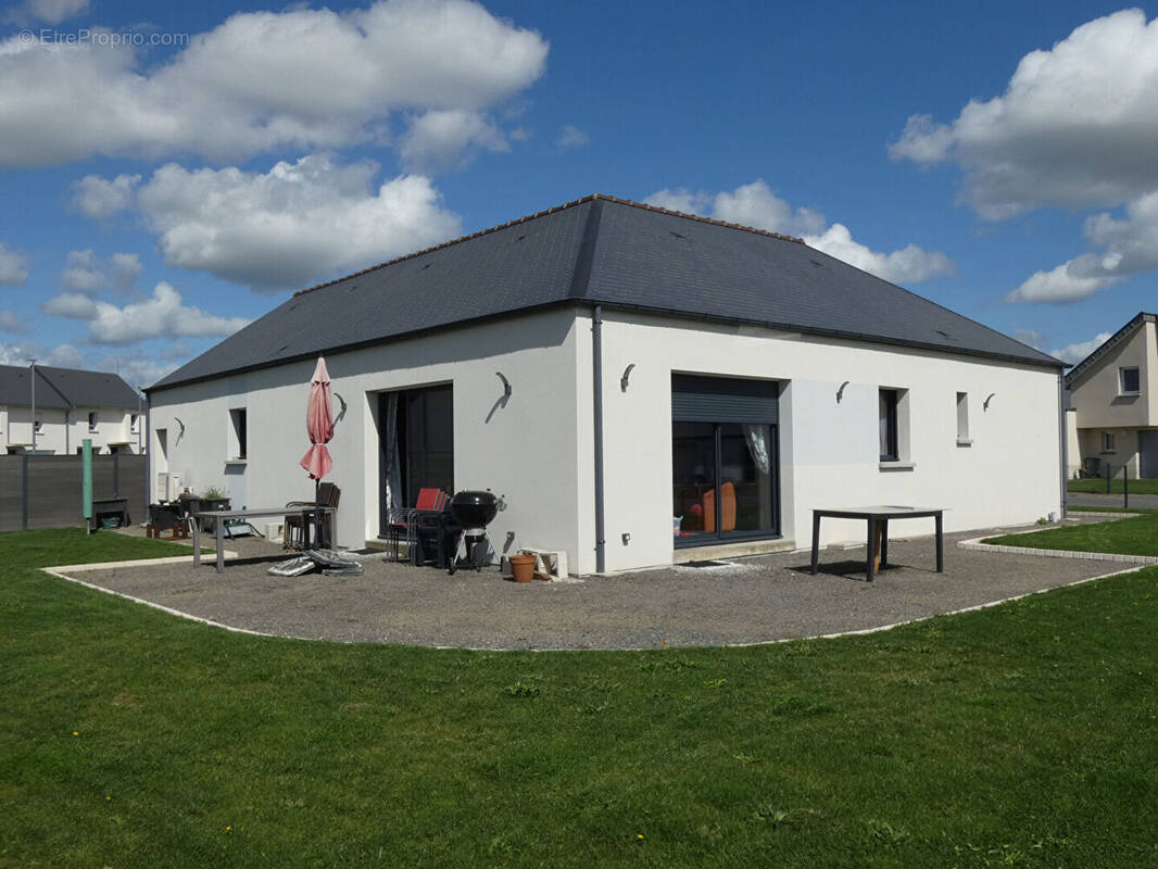 Maison à SAINT-HILAIRE-DU-HARCOUET