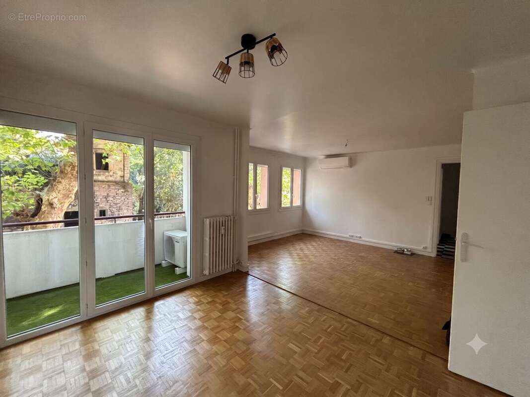 Appartement 81 m² à Privas  - photo 2