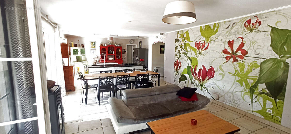 Maison à SAVIGNY-EN-SEPTAINE