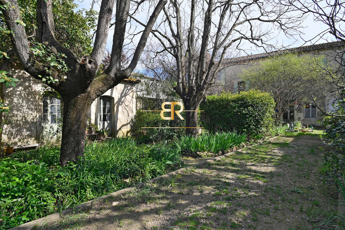 Maison à UCHAUD
