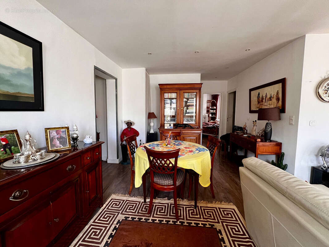 Appartement à MARSEILLE-2E