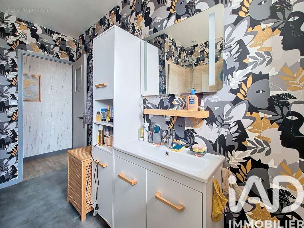 Maison 90 m² à Bourbon-L'archambault  - photo 7