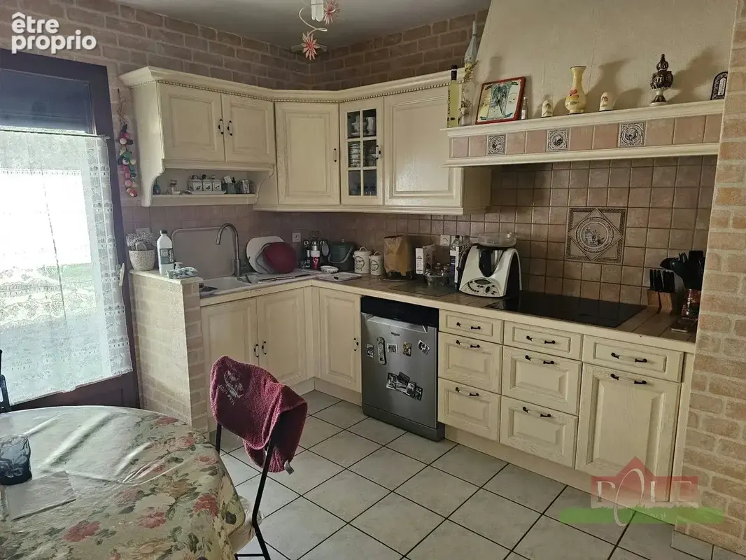 EYZIN-PINET, Villa T5 de 143m² sur sous-sol complet de 89m² avec terrain de 1850m² - photo 11