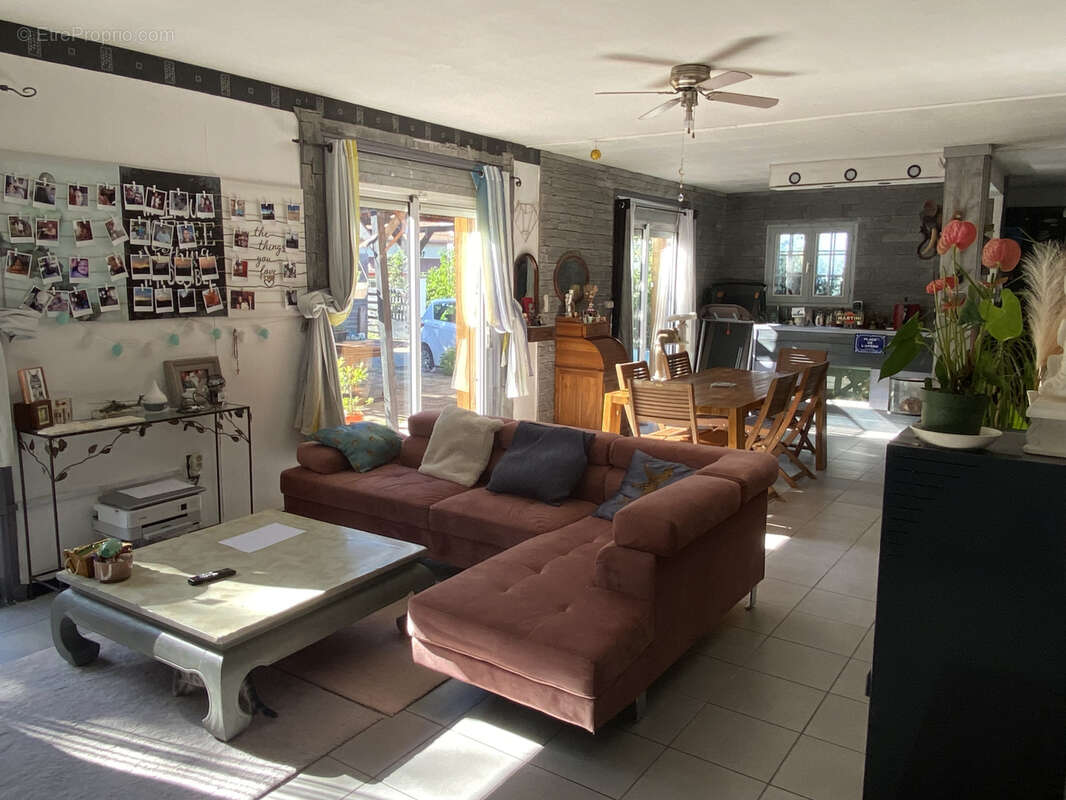 Maison à VILLENEUVE-LES-CERFS