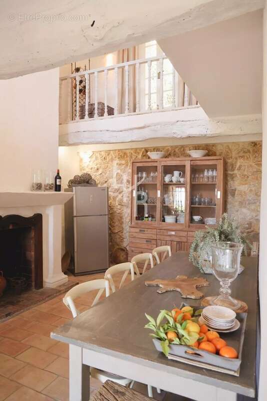 Maison à CHATEAUNEUF-GRASSE