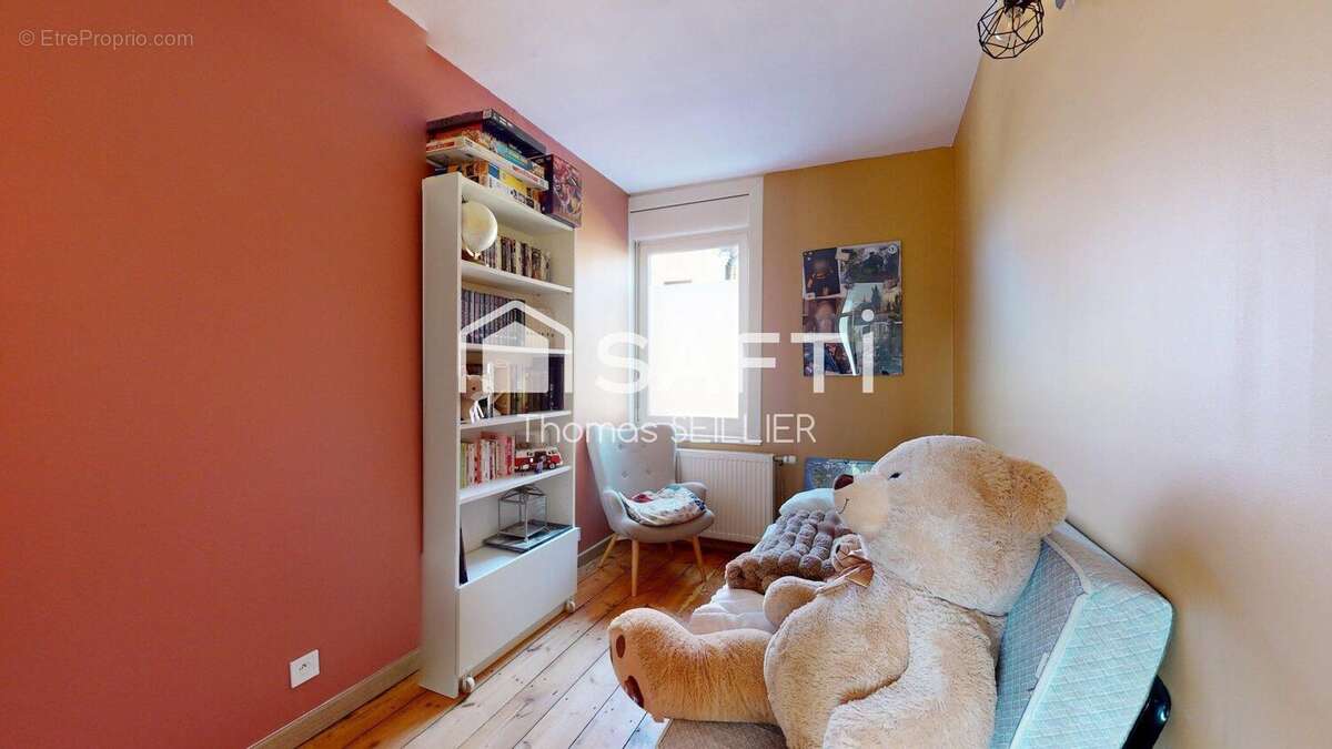Photo 9