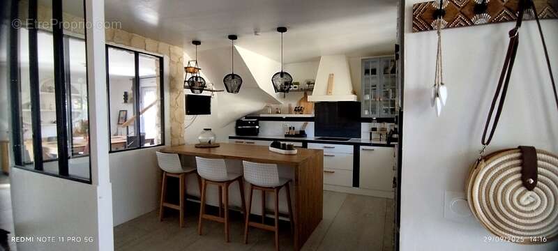 LUNEL NORD, Villa individuelle R+1, 132 M2 SH 3 chambres, séjour, cuisine, garage sur 339M2 terrain - photo 8