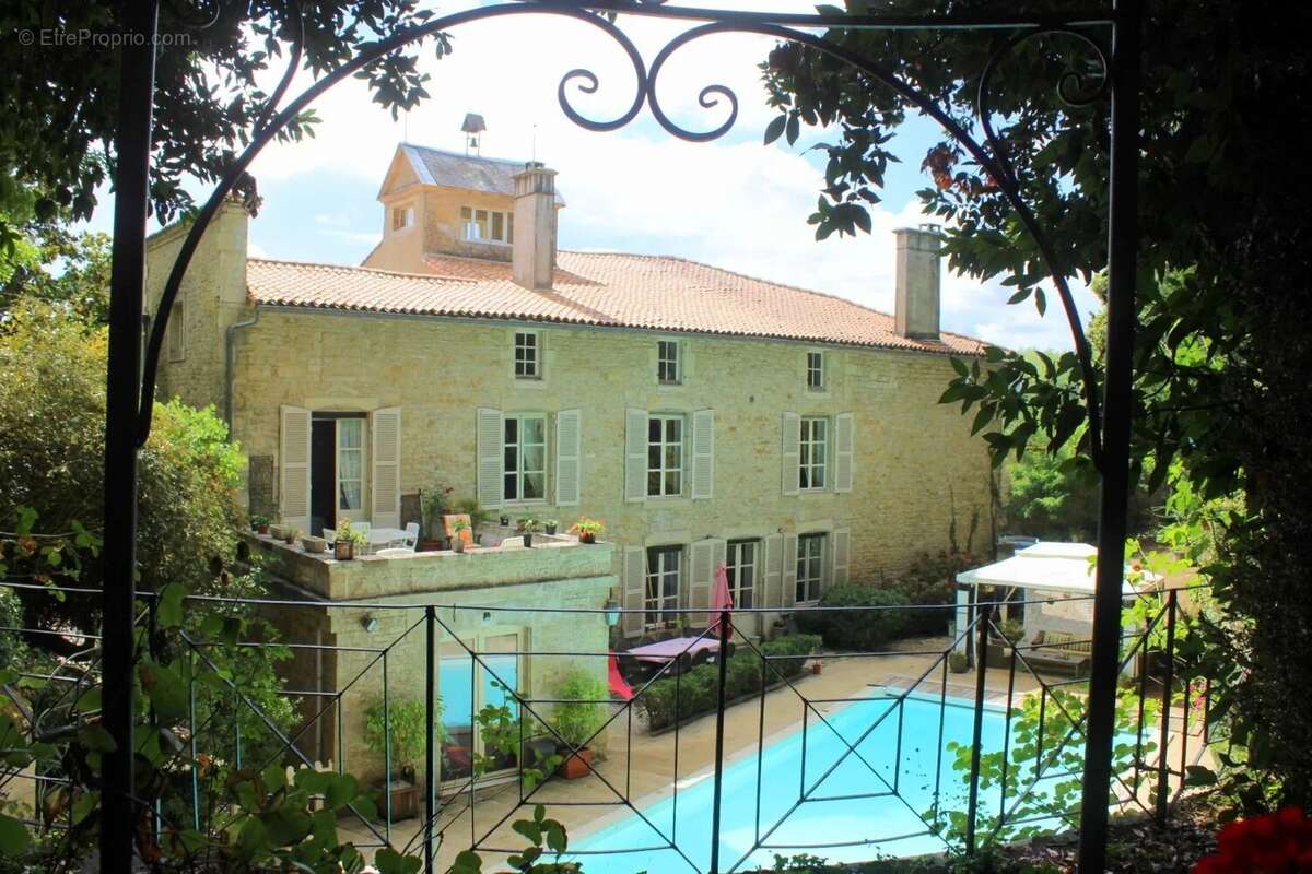 Maison à MELLE