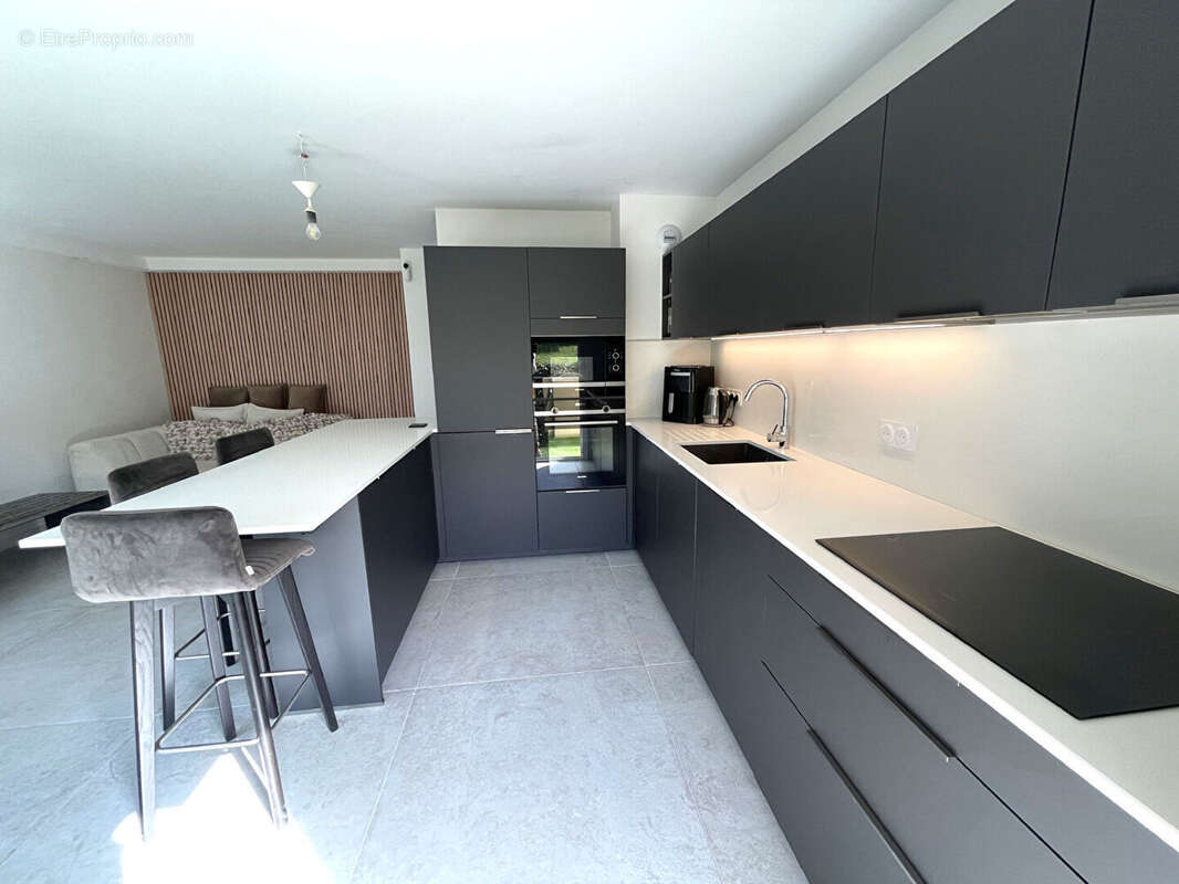 Appartement à SAINT-LAURENT-DU-VAR