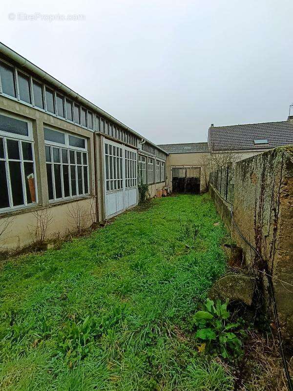 Local artisanal  560 m² / a proximite directe de chartres - photo 5