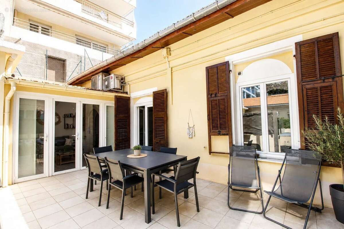 Appartement à CAP-D'AIL
