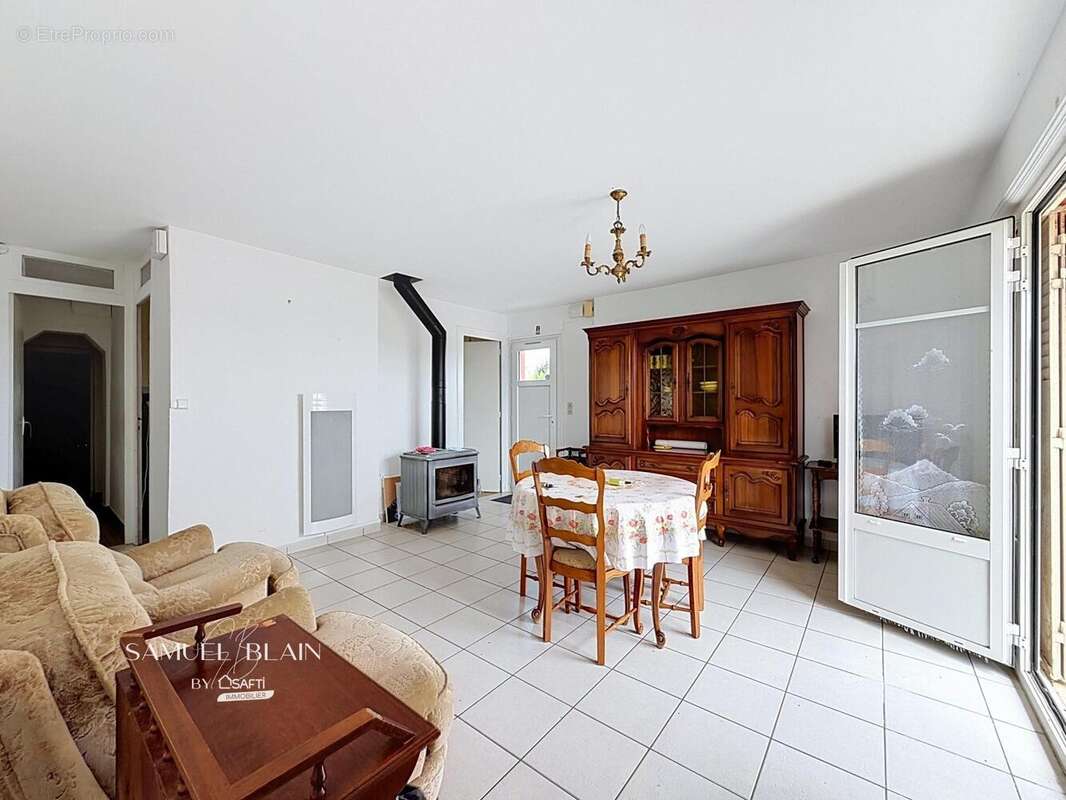Photo 2 - Appartement à ALLONNES