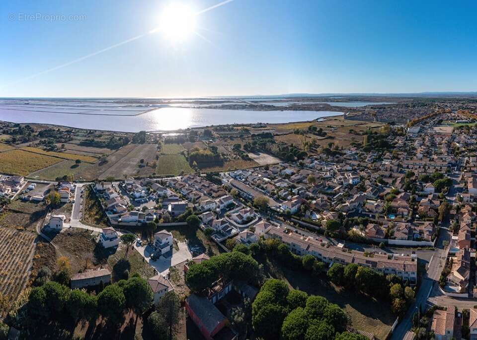 Terrain à AIGUES-MORTES