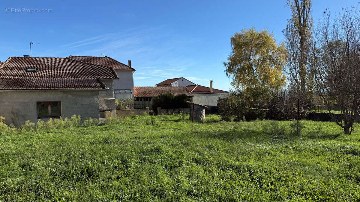 Maison à SAINT-PAUL-DE-VEZELIN