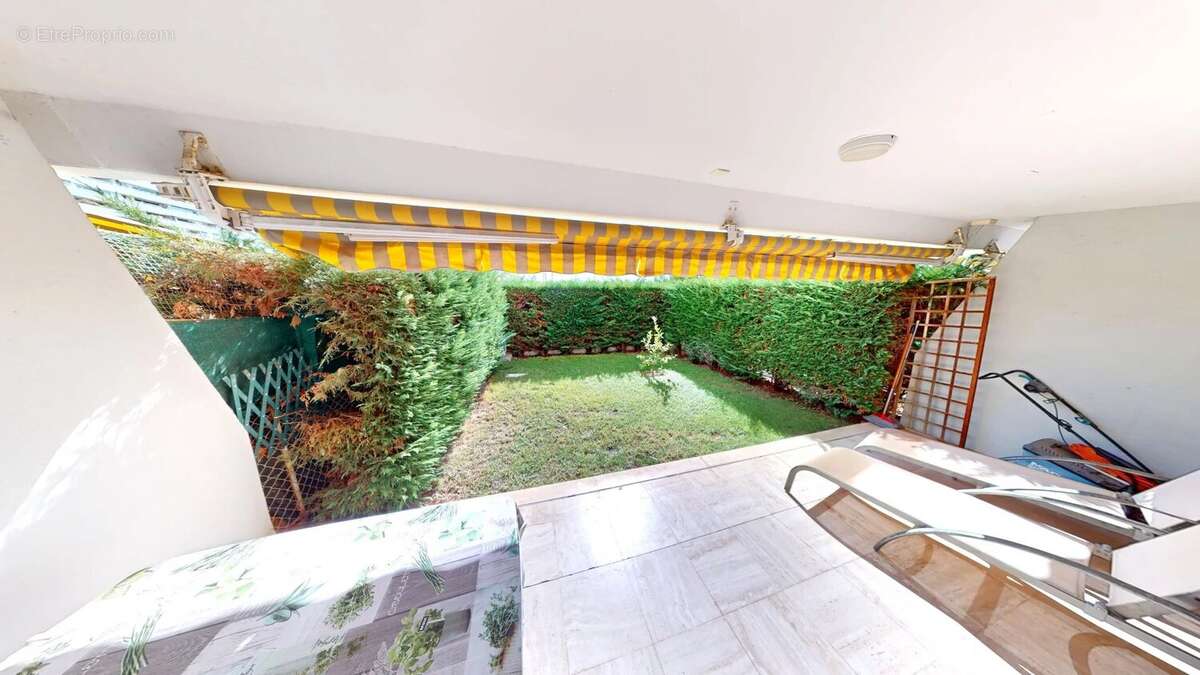 Appartement à VILLENEUVE-LOUBET