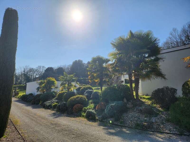 Maison à SAINTE-NATHALENE