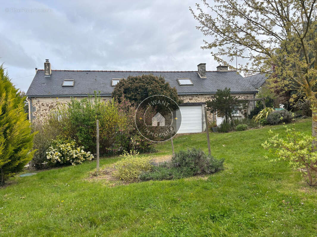 Maison à SAINT-REMY-LA-VARENNE