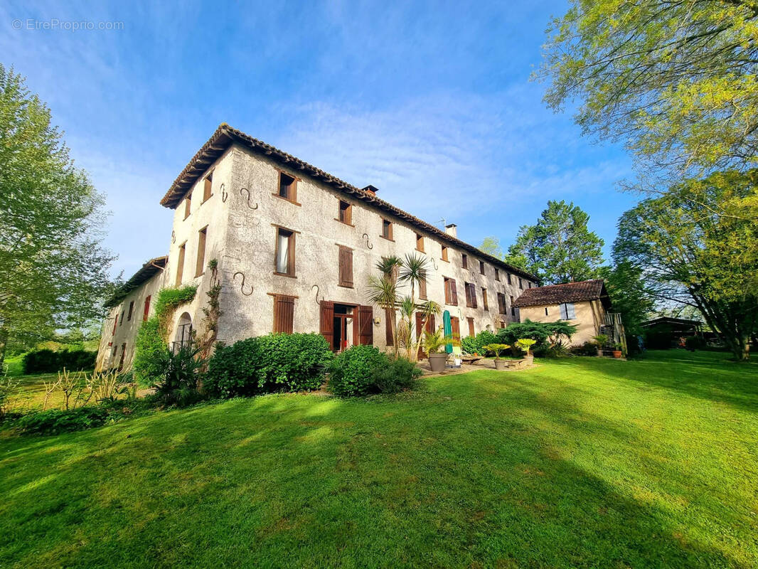 Maison à URT