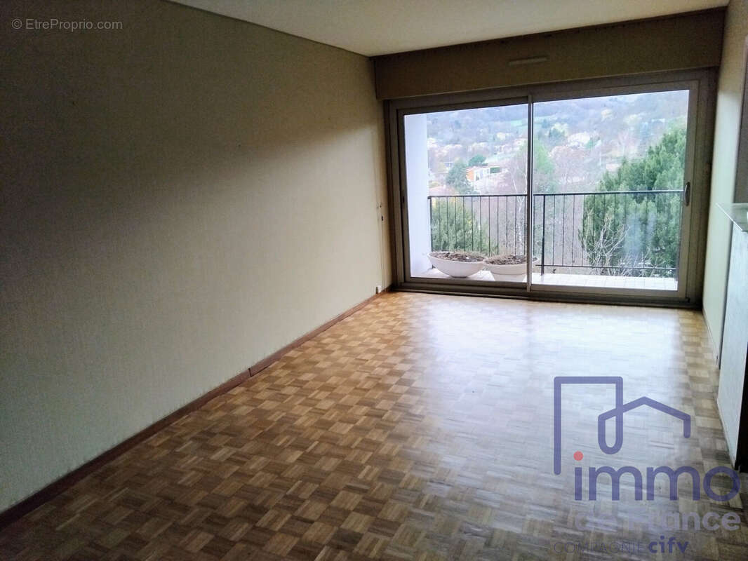 Appartement à VALS-PRES-LE-PUY