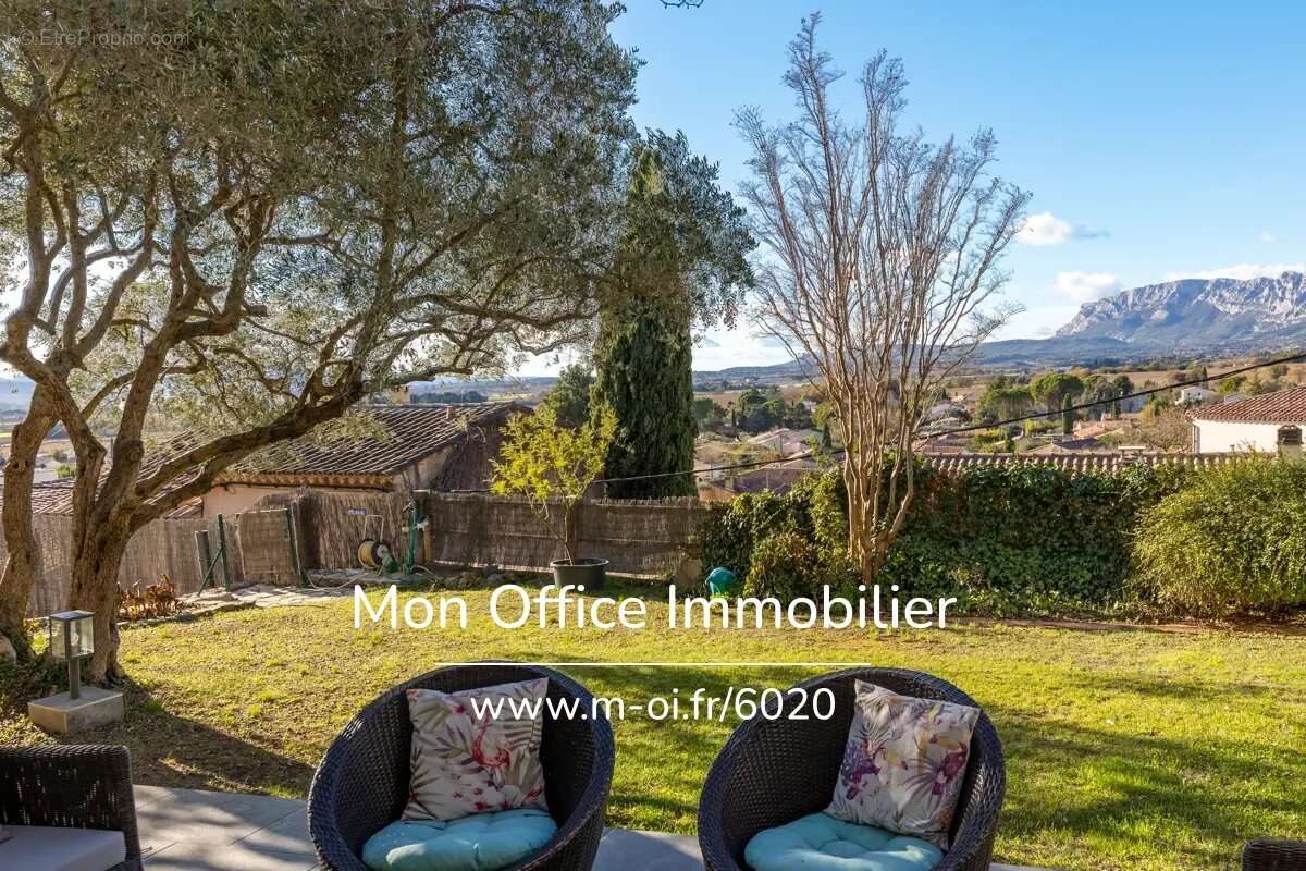 Maison à POURRIERES