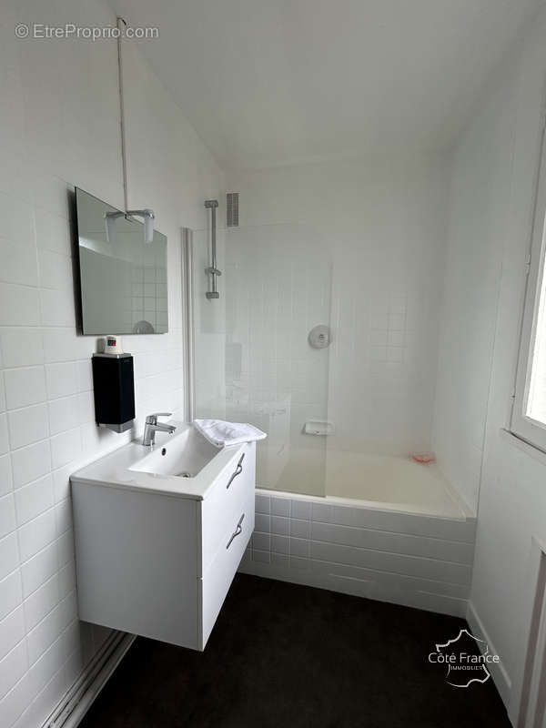 Appartement à PEYRAT-DE-BELLAC