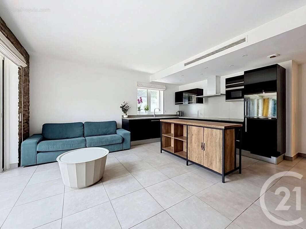 Appartement à MOUGINS