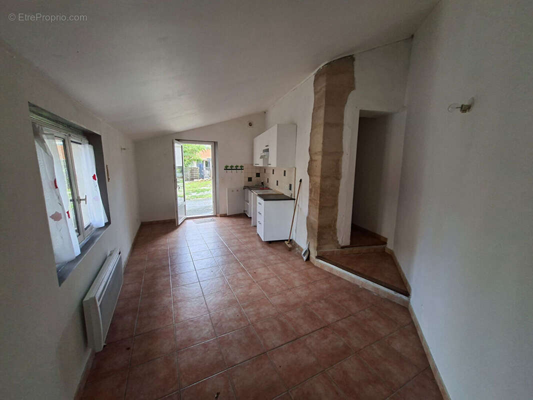Exclusivite pertuis - appt t2 avec jardinet parking - photo 3