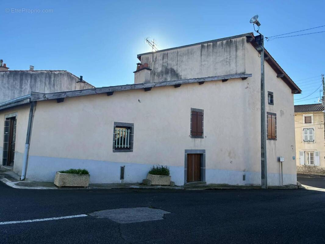 Maison à PONT-DU-CHATEAU