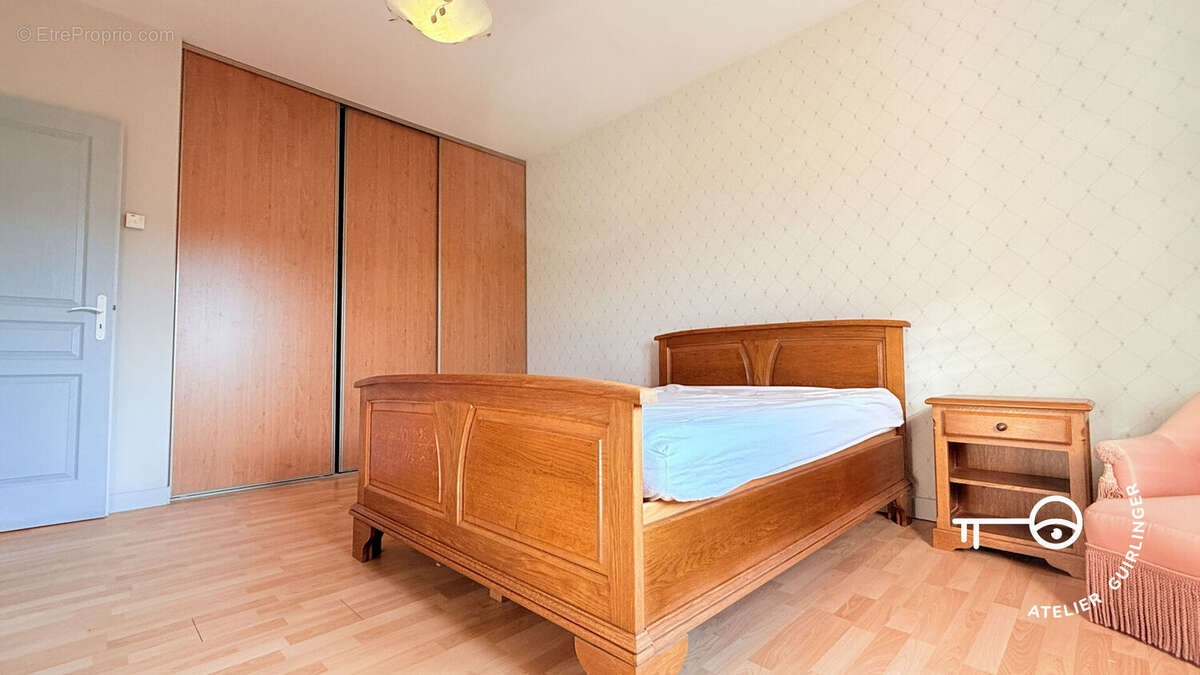 Le confort d'un pavillon moderne dans un cadre verdoyant et paisible - photo 6