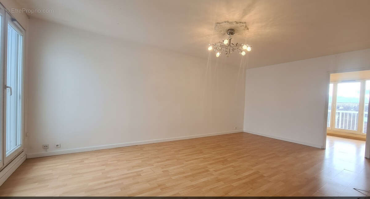 Appartement à THIAIS