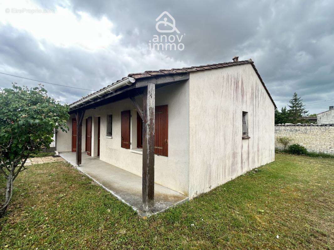 SIGOGNE Proche JARNAC, Pavillon des années 1990 (78m2hab.) a - photo 13