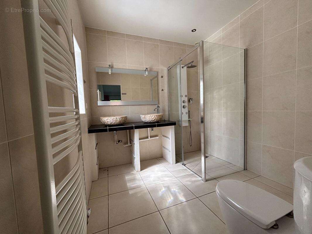 ensemble  immobilier local commercial + habitation de caractére 6 pièce(s) 210 m2 - photo 6