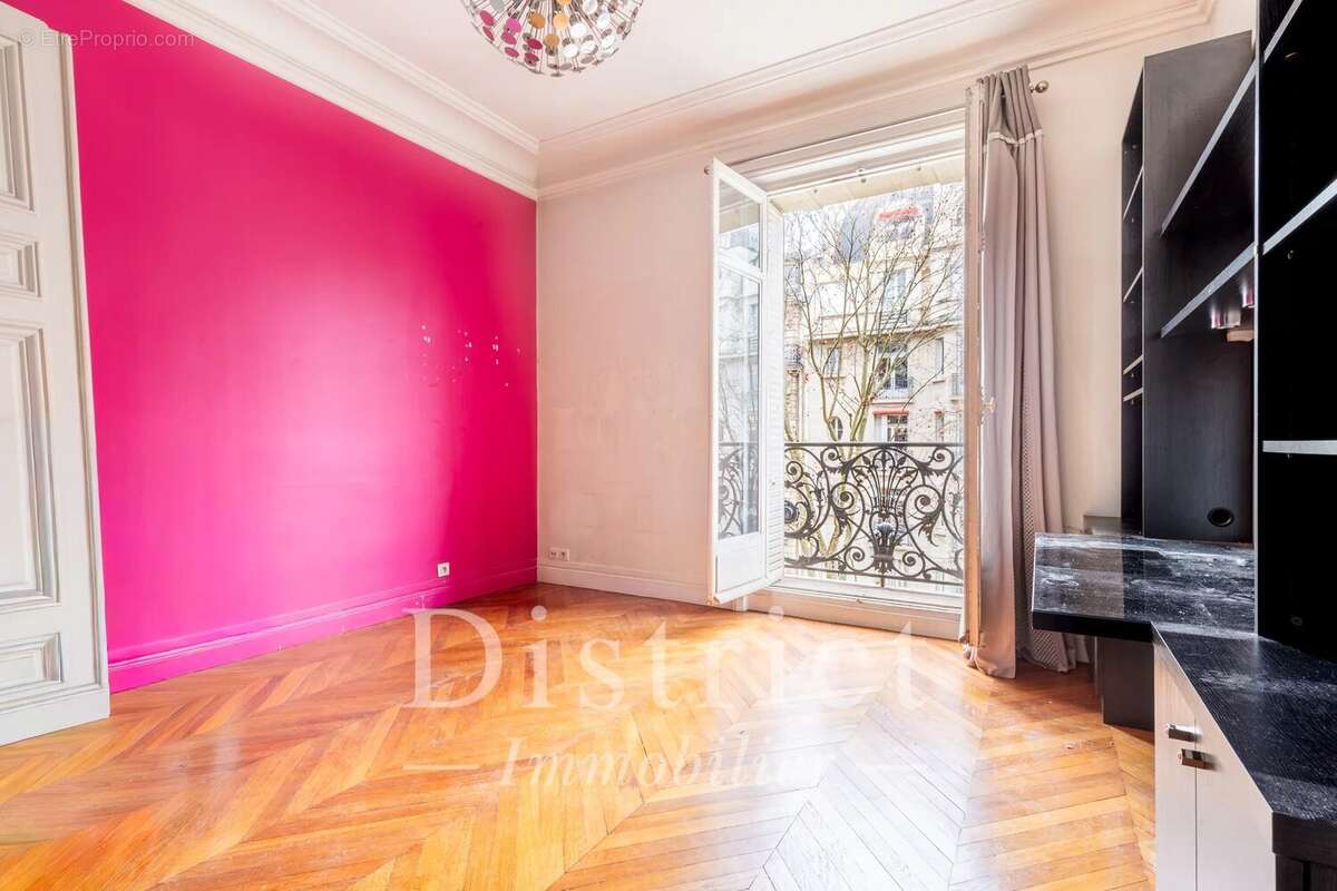 Appartement à PARIS-7E