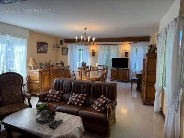 Maison à PAS-EN-ARTOIS