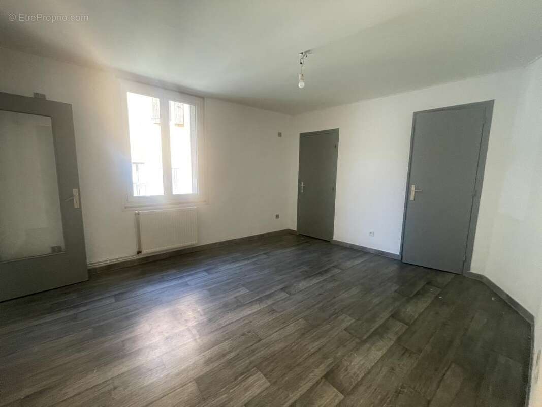 Appartement 69 m² à Saint-Georges-Les-Bains  - photo 7