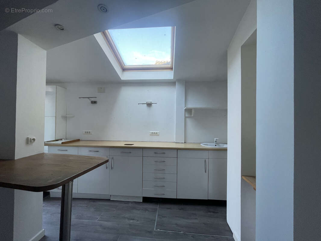 Commerce à AVESNES-LE-COMTE