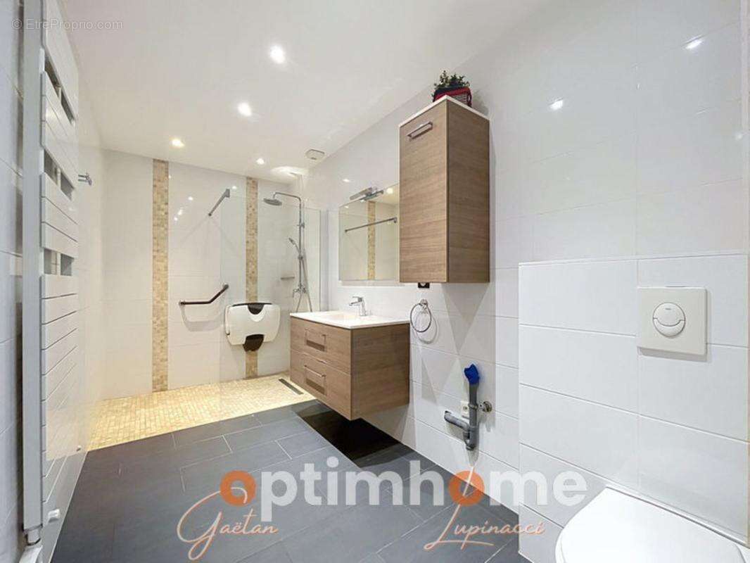 CLOUANGE – Grande maison familiale de 168 m² à deux pas du centre-ville ! - photo 3