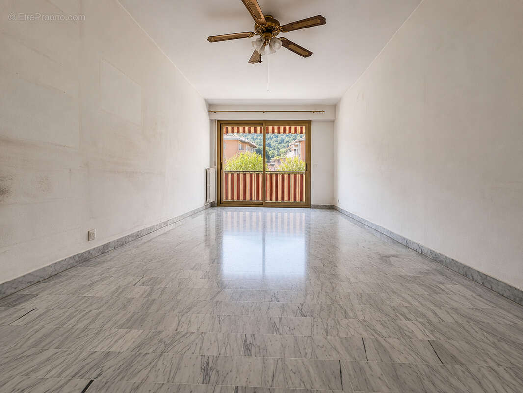 2 pièces traversant de 46,50 m2 avec extérieurs, cave et stationnement   Borrigo - photo 3