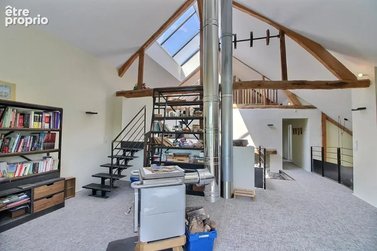 Maison indépendante de 218.63 m², terrain de 1928 m² - photo 10
