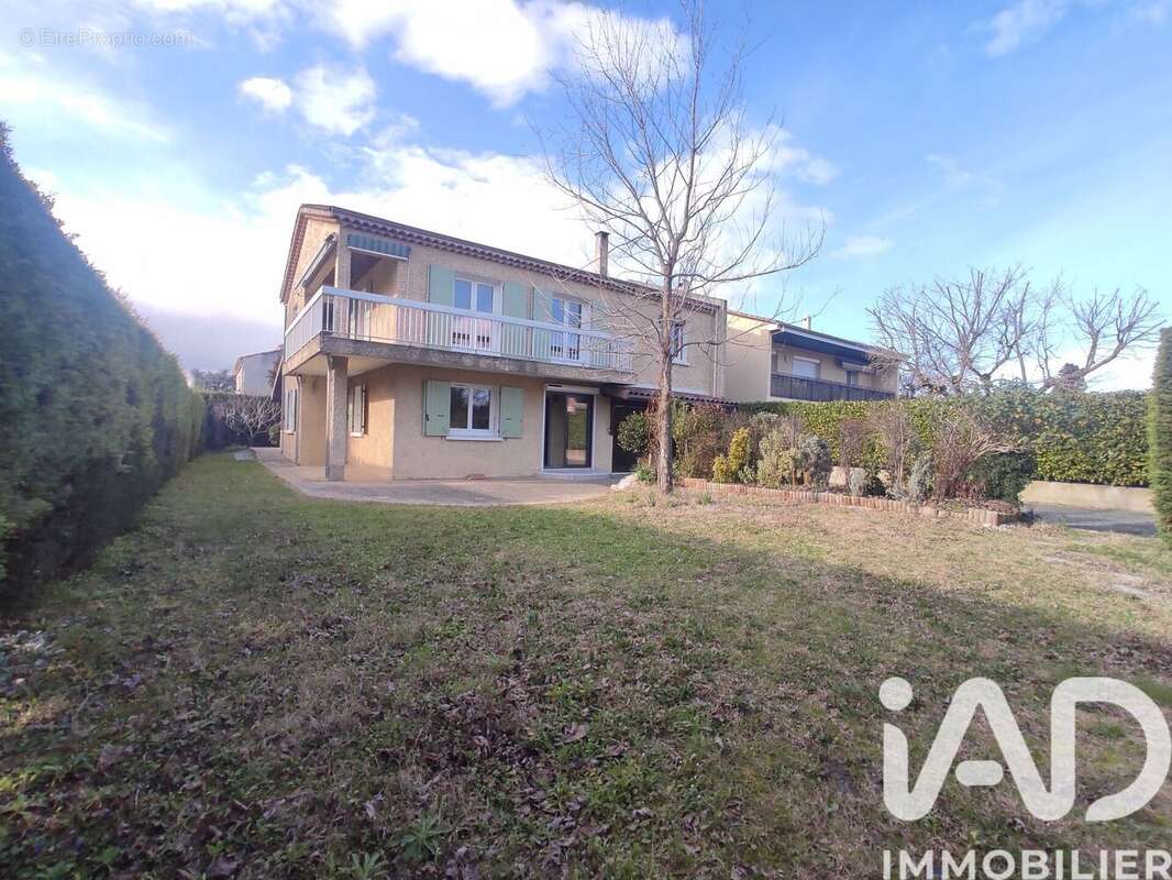 Maison 178 m² à Valence  - photo 2