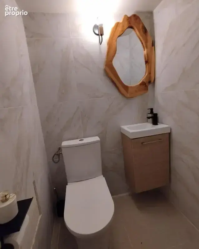 Chazelles, proche La Rochefoucauld. Maison de caractère de 223 m², 5 chambres, cour et grange - photo 22